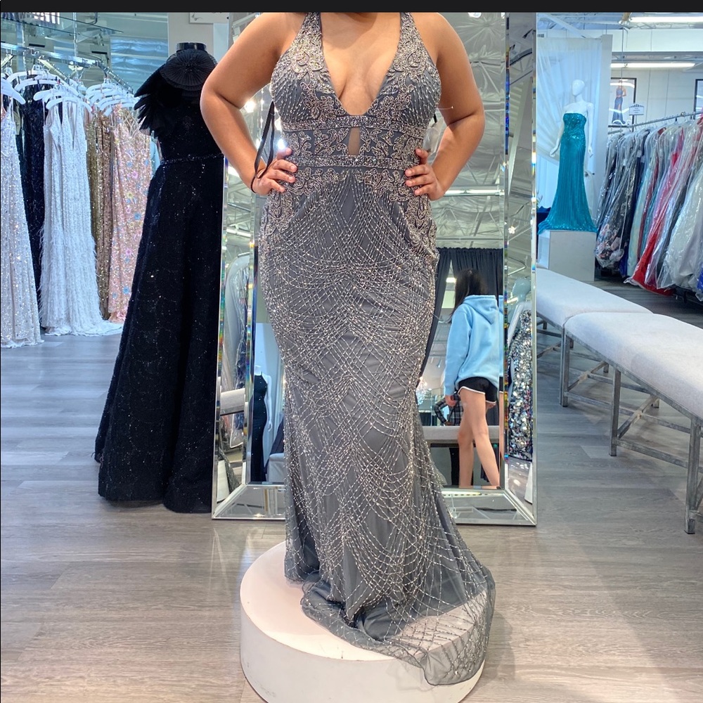 BRAND NEW BEAUTIFUL TERRY COSTA GOWN!!!